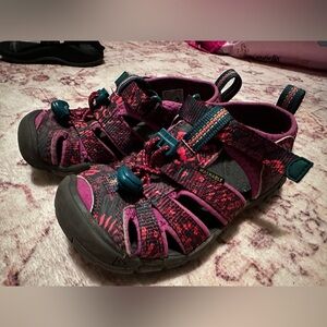 Keens toddler size 10